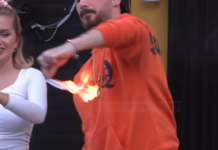 Donaldi e djeg shaminë e beqarit