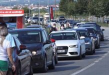 Pritje të gjata në Merdare, mërgimtarët thonë se janë bërë të zakonshme